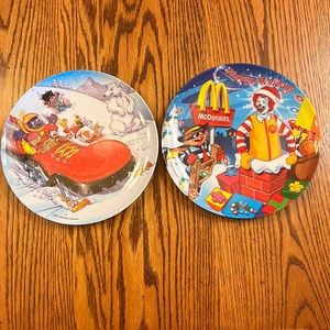 New 2 Vintage McDonald’s Christmas Winter Melamine Plates Ronald McDonald 01/05